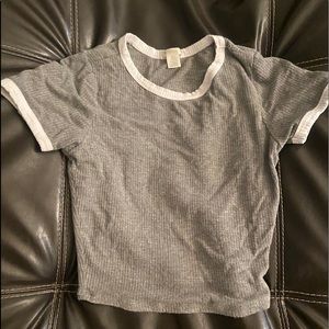 Gray fitted crop top🤍